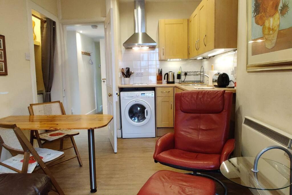 Royal Mile Apt, Just 1 Min From Edinburgh Castle! ภายนอก รูปภาพ