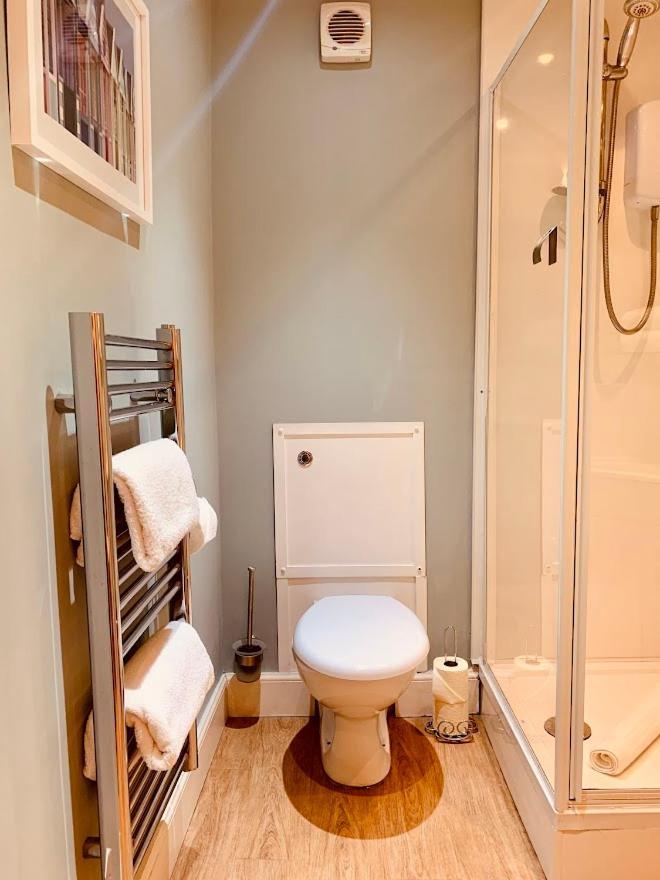 Royal Mile Apt, Just 1 Min From Edinburgh Castle! ภายนอก รูปภาพ