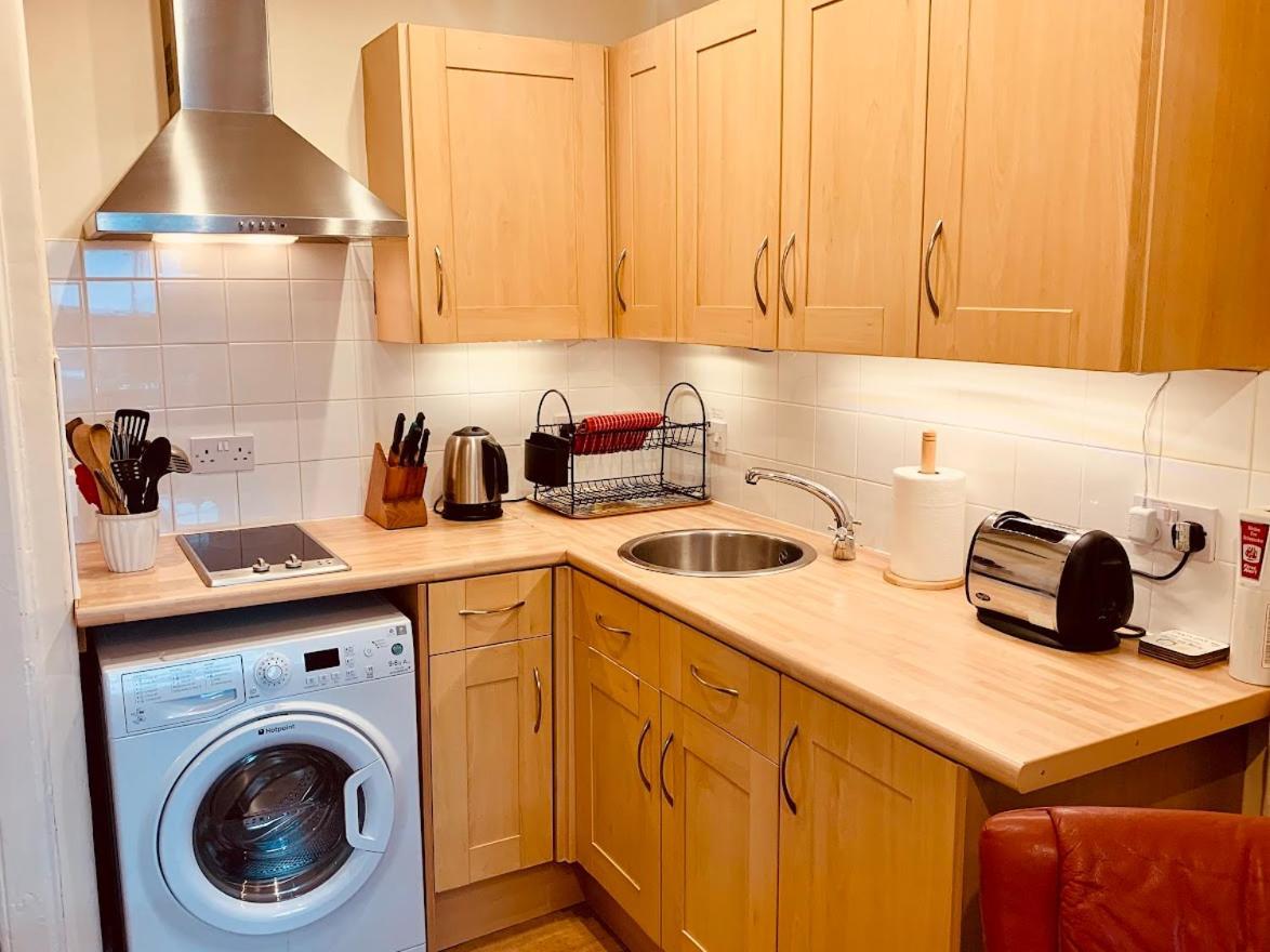 Royal Mile Apt, Just 1 Min From Edinburgh Castle! ภายนอก รูปภาพ