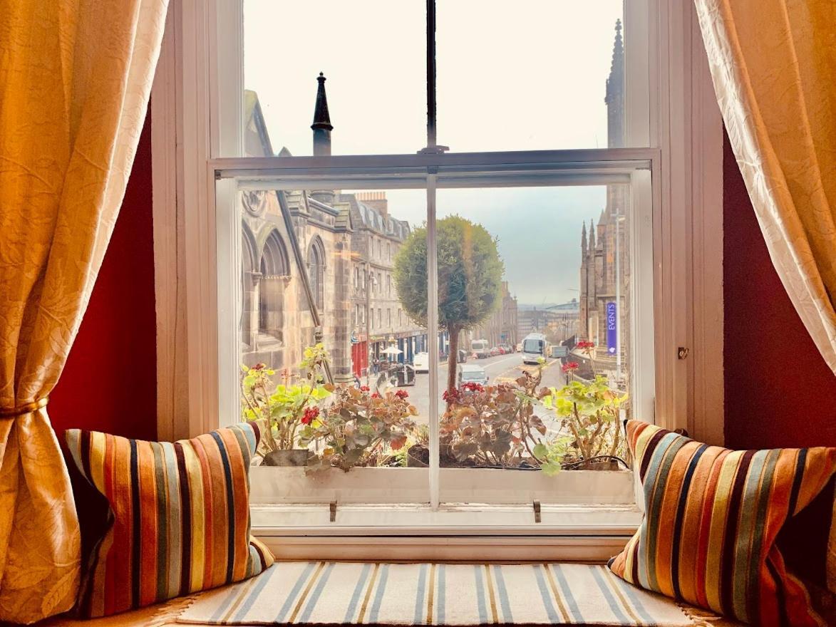 Royal Mile Apt, Just 1 Min From Edinburgh Castle! ภายนอก รูปภาพ